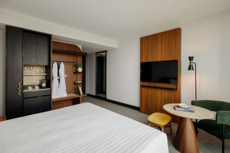Crowne Plaza Adelaide Mawson Lakes By Ihg Exterior photo